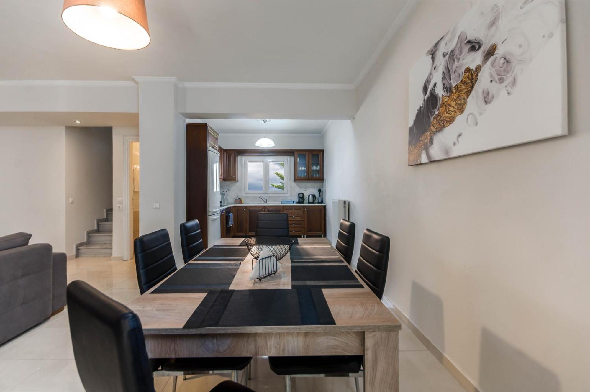 Appartement διωροφη μεζονετα-2km απο το κεντρο-iliana House *