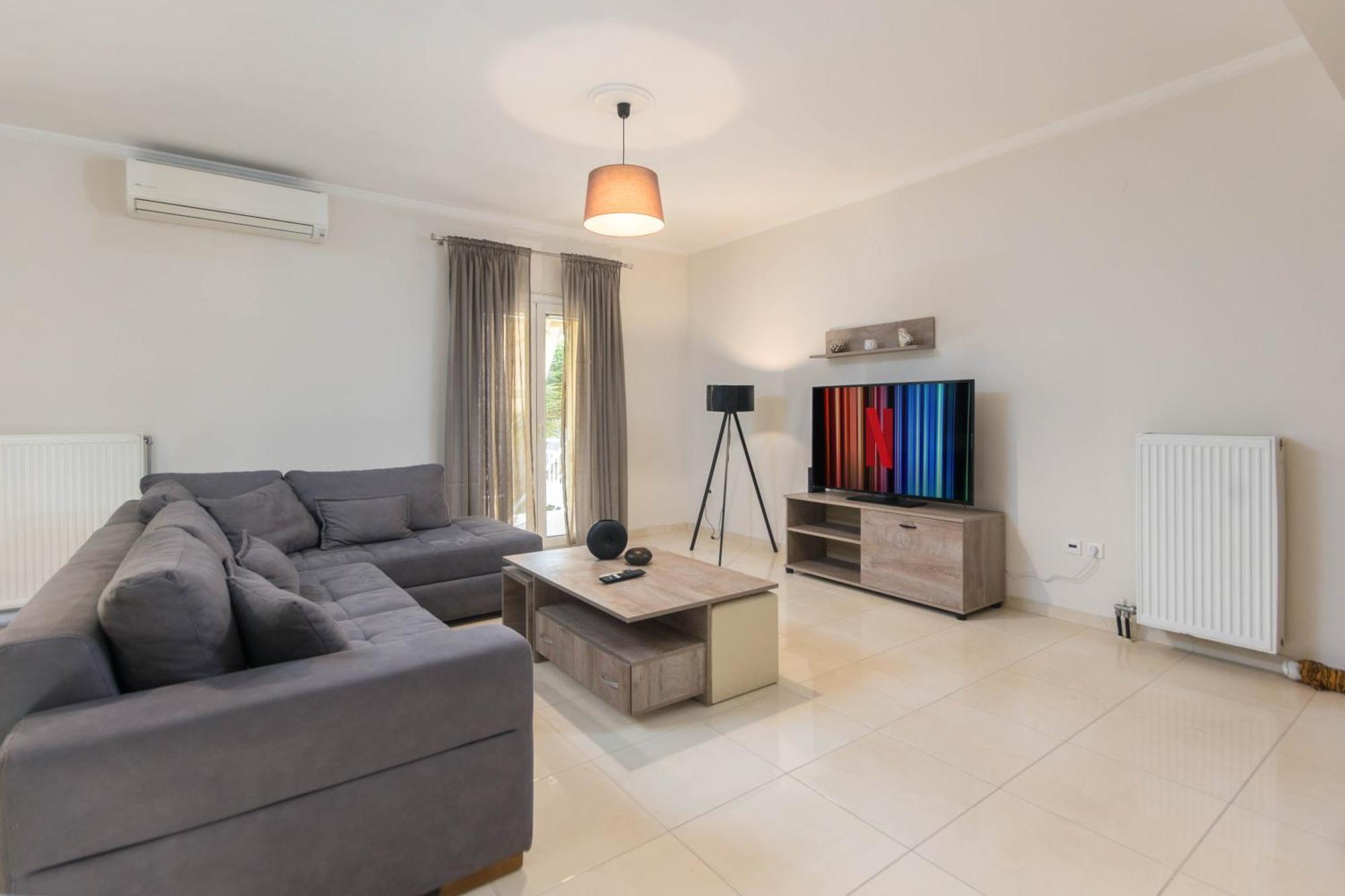 διωροφη μεζονετα-2km απο το κεντρο-iliana House