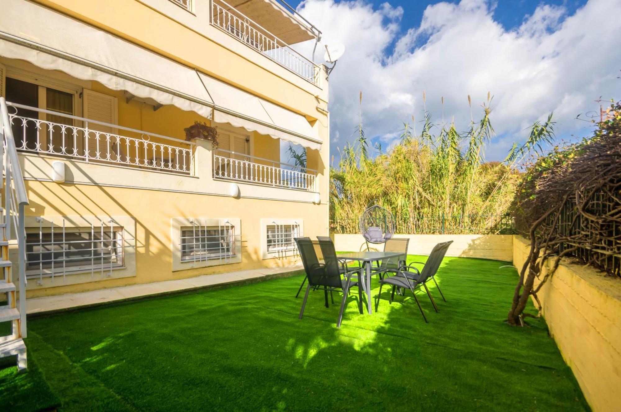 διωροφη μεζονετα-2km απο το κεντρο-iliana House