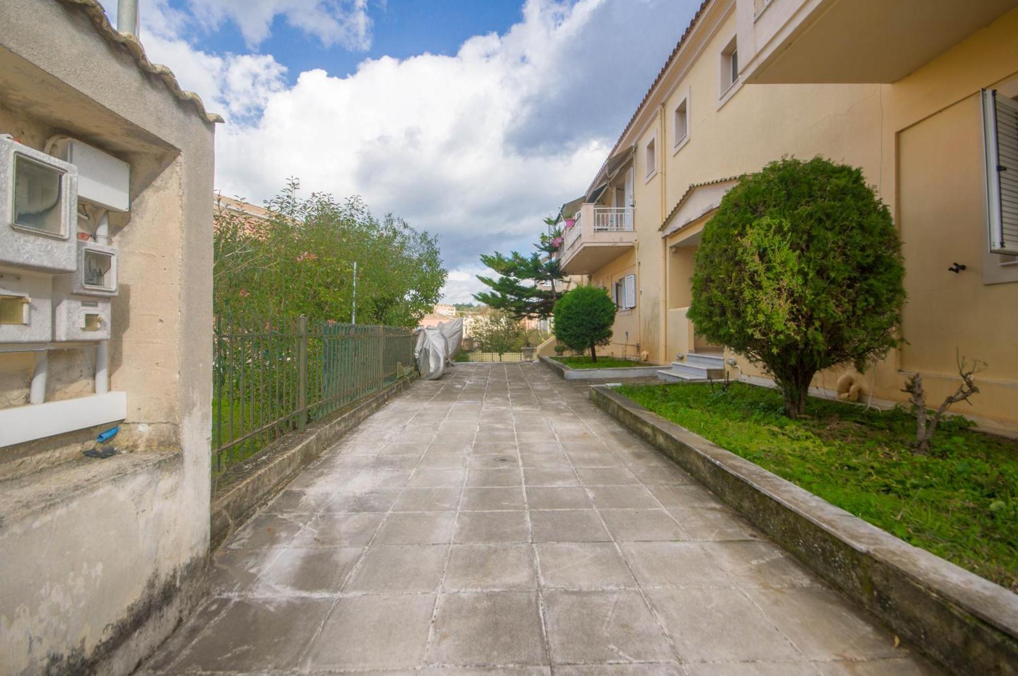 Appartement διωροφη μεζονετα-2km απο το κεντρο-iliana House
