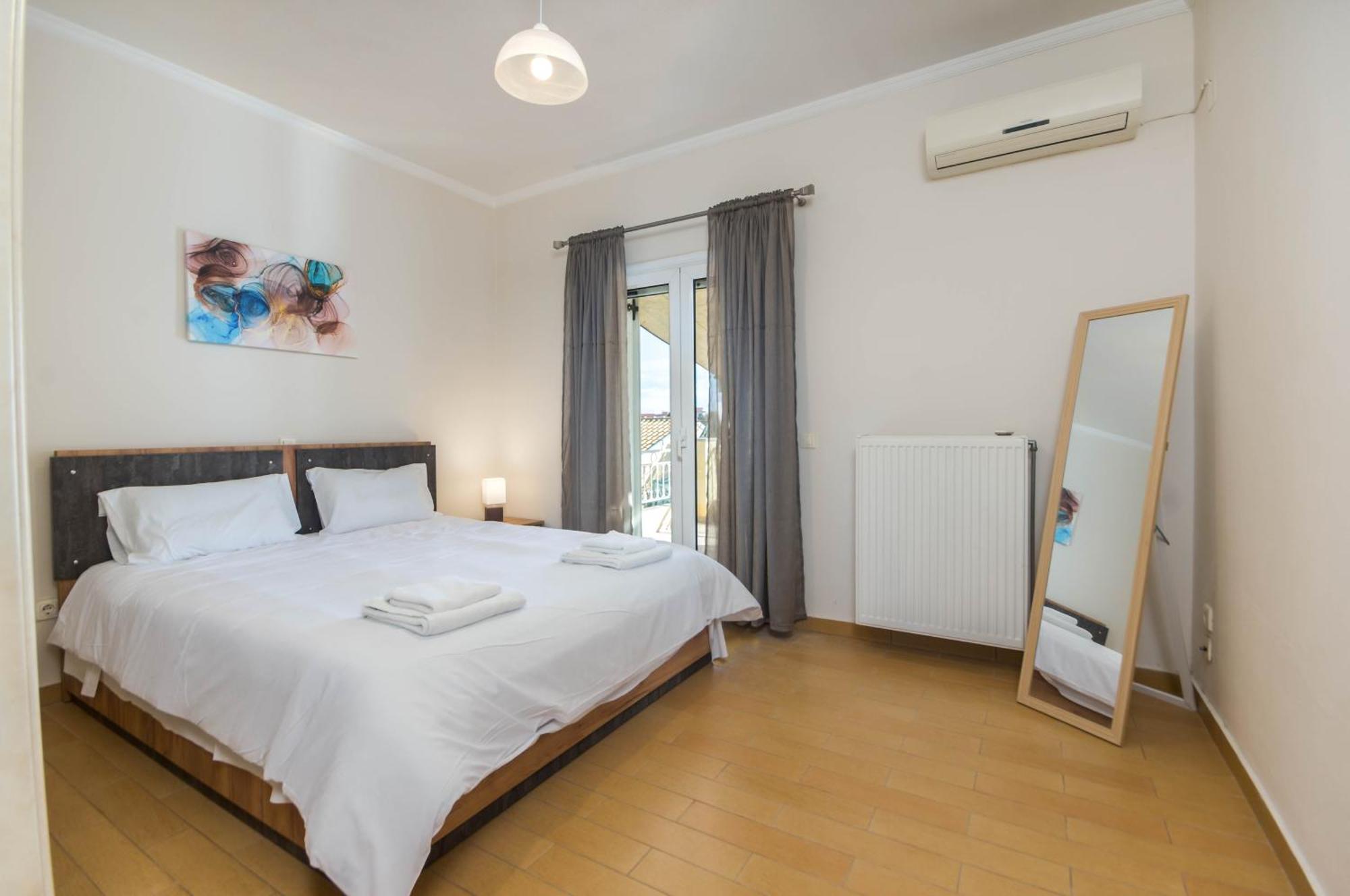 διωροφη μεζονετα-2km απο το κεντρο-iliana House Alepou