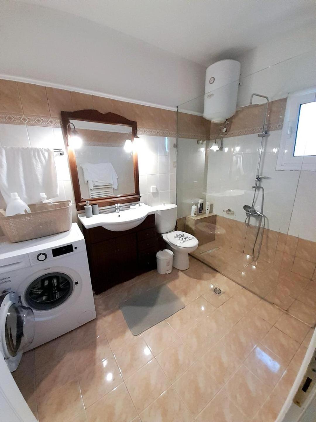 διωροφη μεζονετα-2km απο το κεντρο-iliana House Appartement