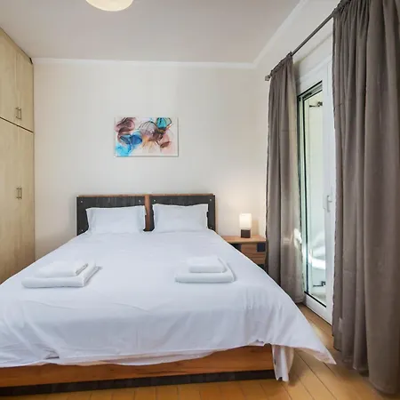 Διωροφη Μεζονετα-2Km Απο Το Κεντρο-Iliana House Apartment Alepou Exterior photo