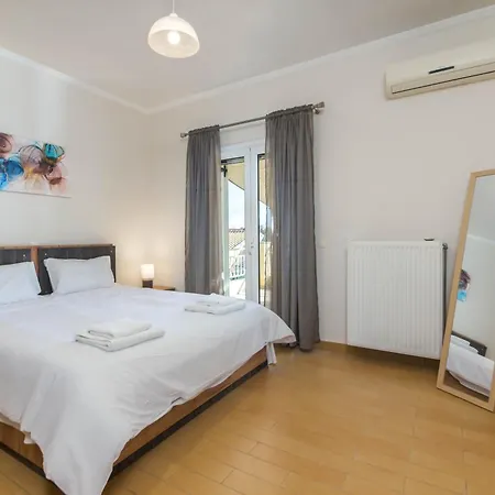 Διωροφη Μεζονετα-2Km Απο Το Κεντρο-Iliana House Apartment Alepou Exterior photo