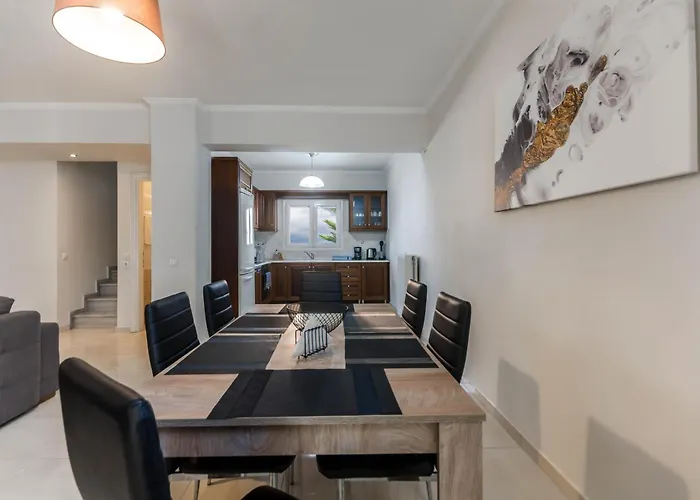 Διωροφη Μεζονετα-2Km Απο Το Κεντρο-Iliana House