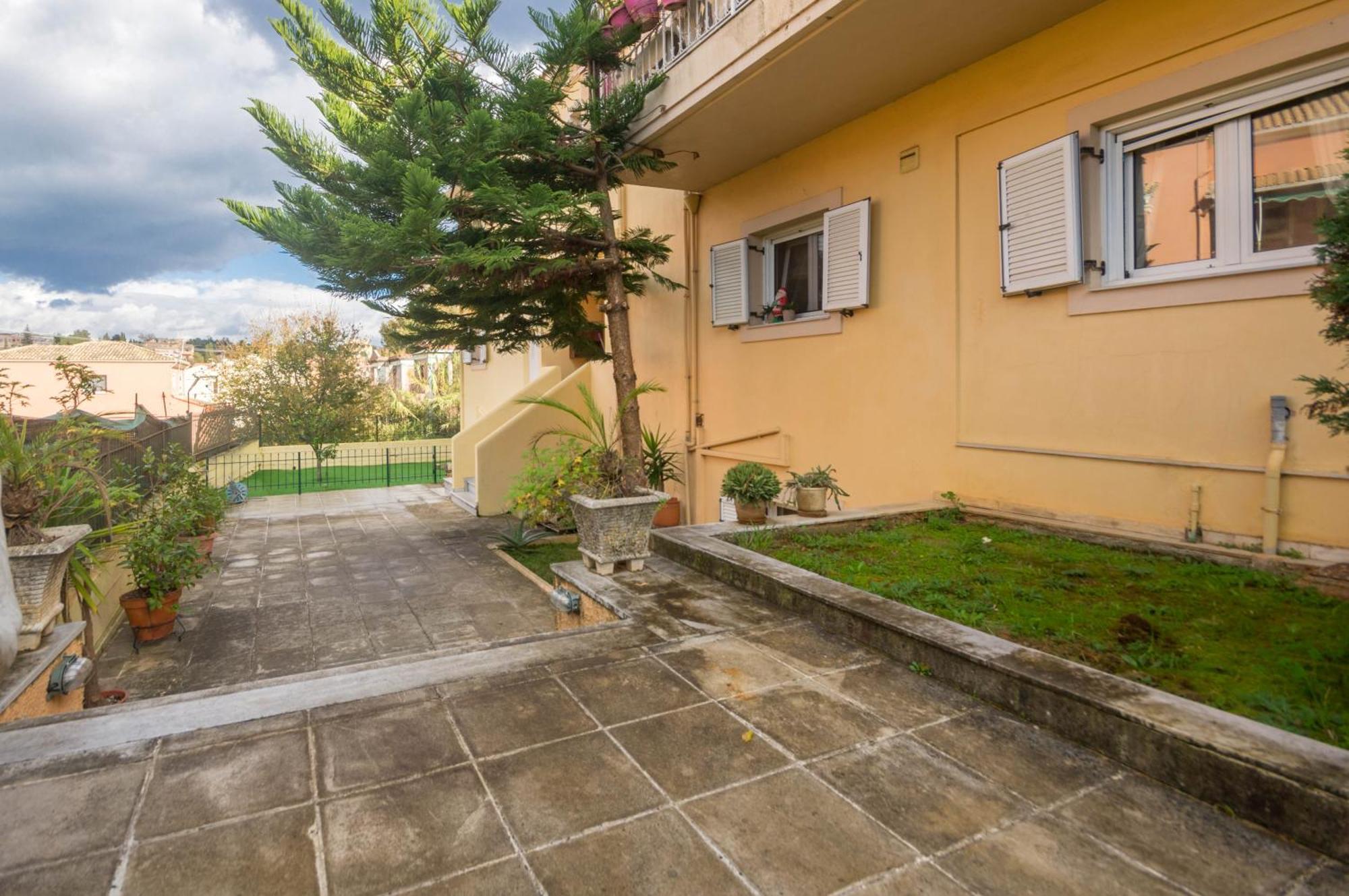διωροφη μεζονετα-2km απο το κεντρο-iliana House